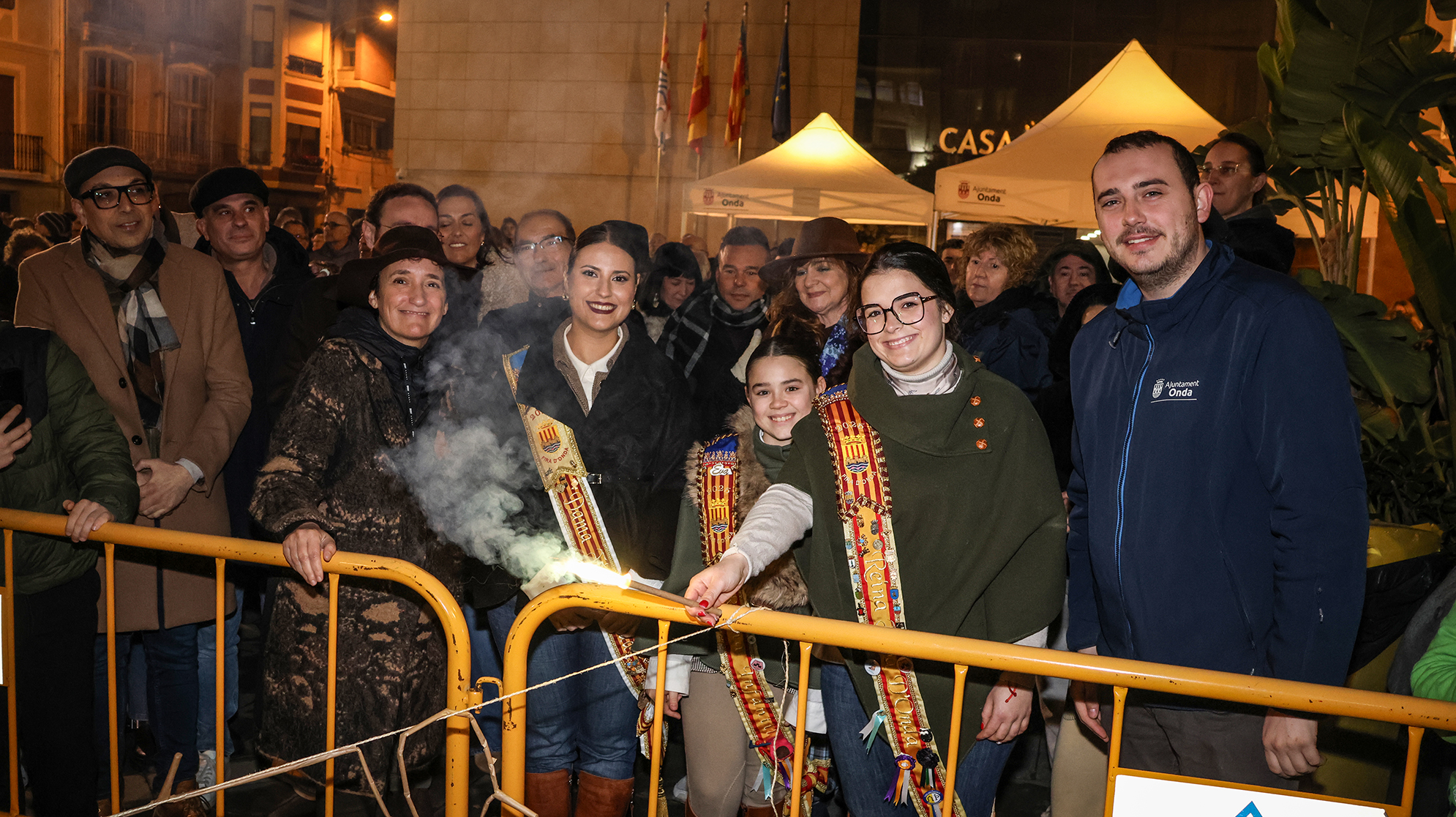 Onda vive Sant Antoni con una multitudinaria jornada de tradición, música y hoguera en el corazón del municipio