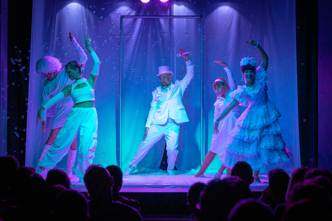 La XXII Mostra de Teatre Amateur de l’Alcora presenta este sábado la comedia Última planta