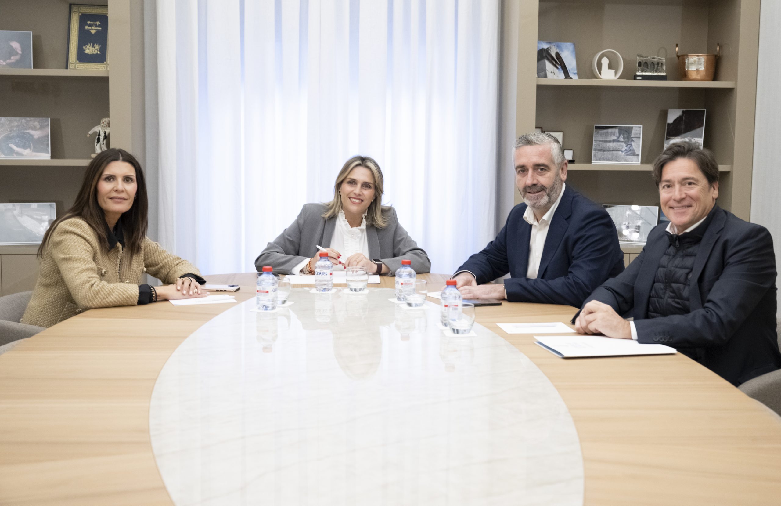 Marta Barrachina trasllada al Consell la necessitat de revertir l’exclusió financera provocada pel Govern d’Espanya i sumar esforços per a assegurar caixers automàtics a l’interior de la província