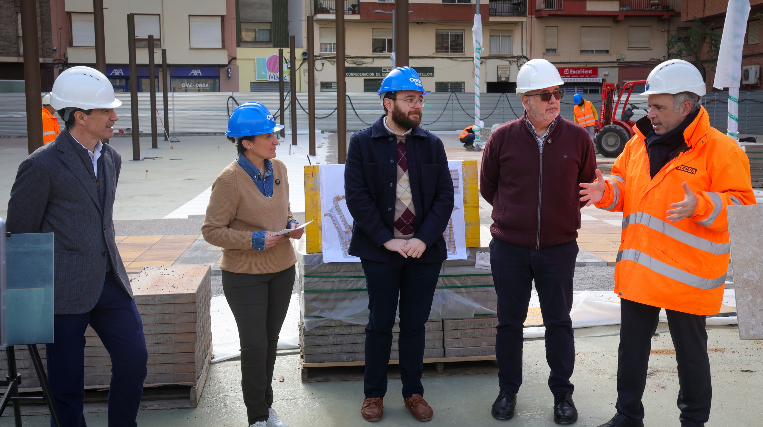 Onda avanza en la transformación de la Plaza España con la cerámica local como protagonista