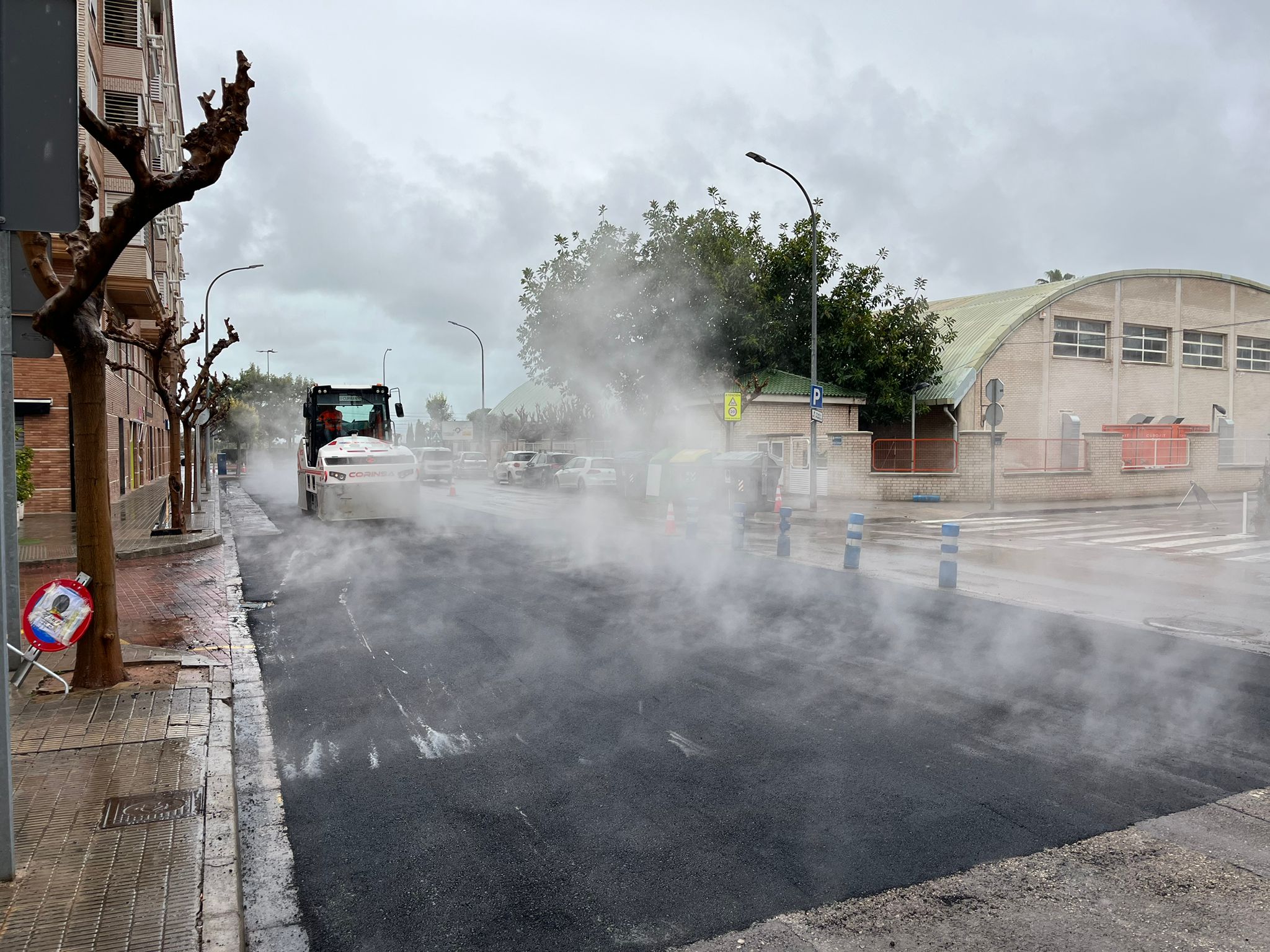 Vila-real millora el ferm de diversos carrers i adequa dos aparcaments amb l’excedent de material