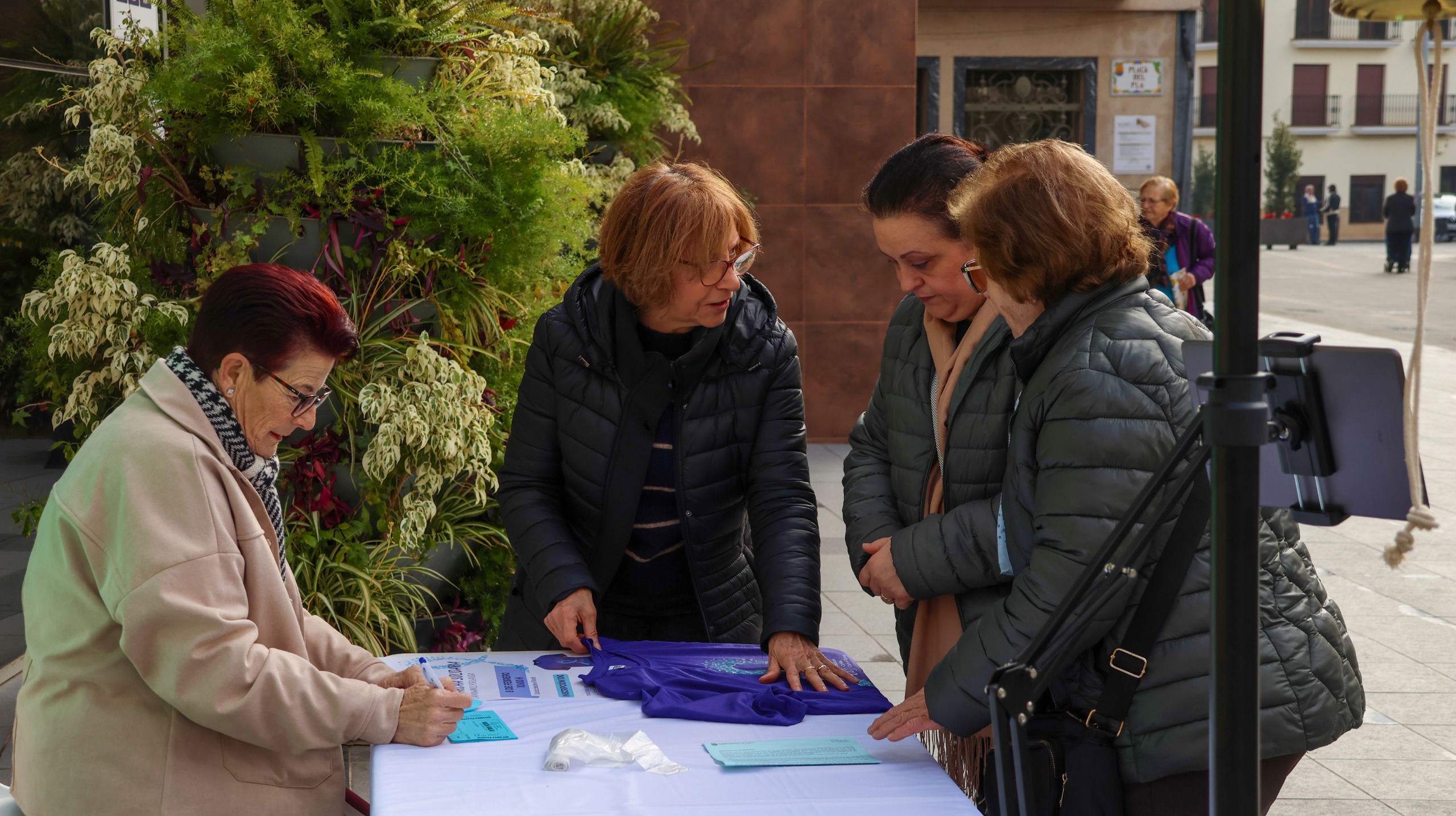 Onda visibiliza la lucha contra el cáncer con una jornada informativa en el Pla por el Día Mundial contra la enfermedad