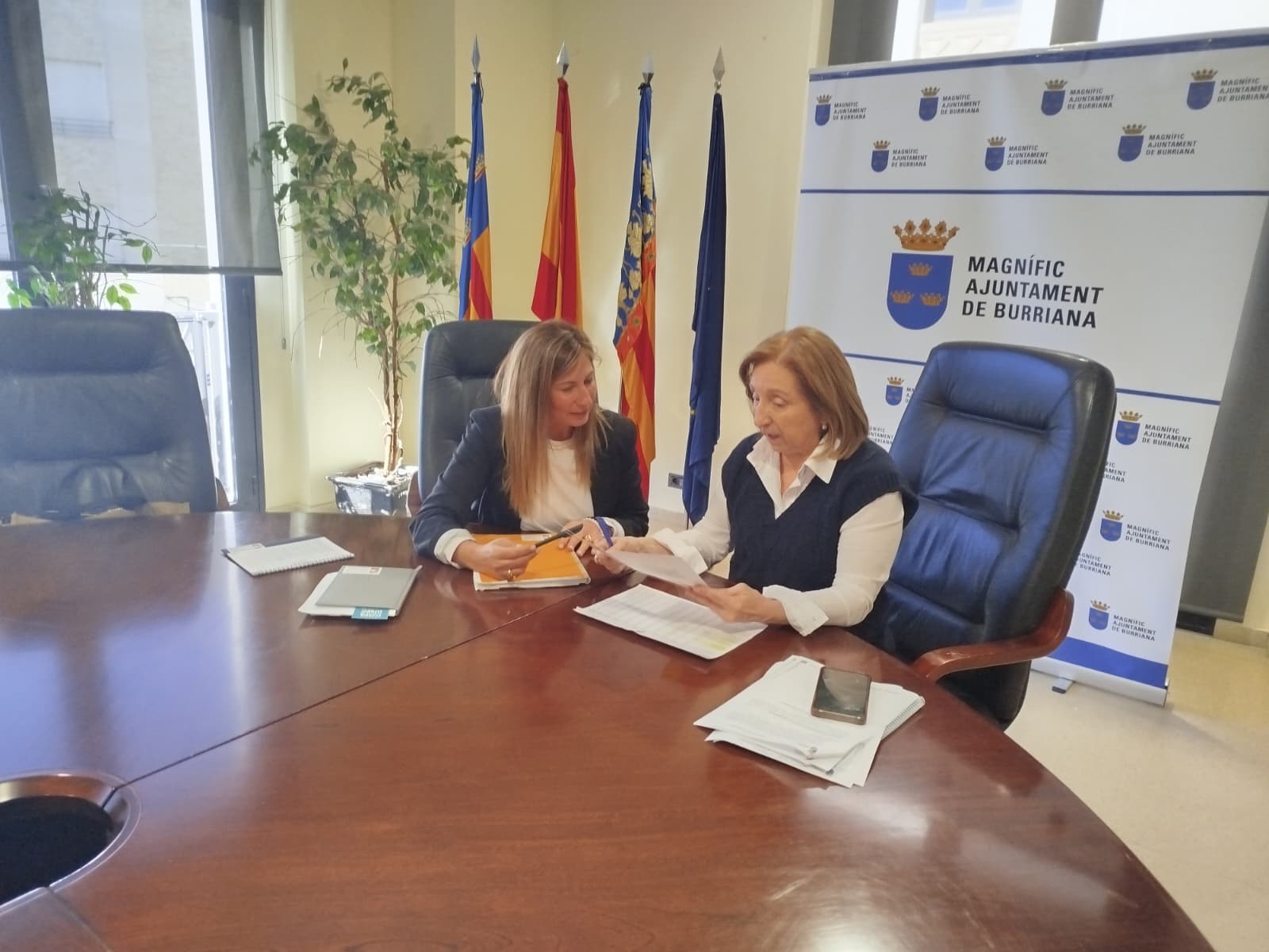 Burriana facilita el relleu generacional per a evitar el tancament de xicotets comerços a través del Pacte per l’Ocupació