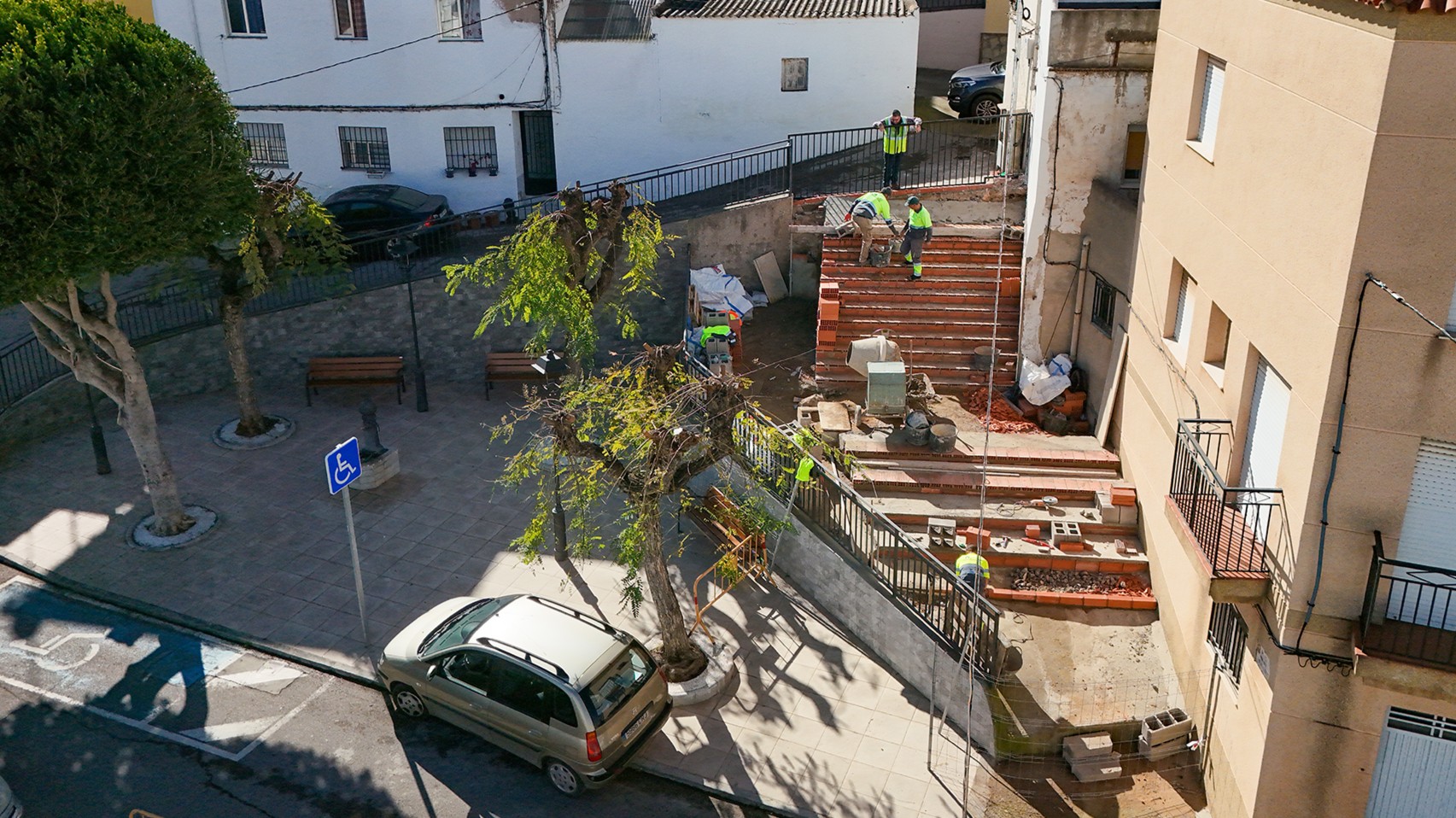 Onda ultima las obras para abrir un nuevo paso peatonal en el Barrio Castillo tras derruir el antiguo transformador