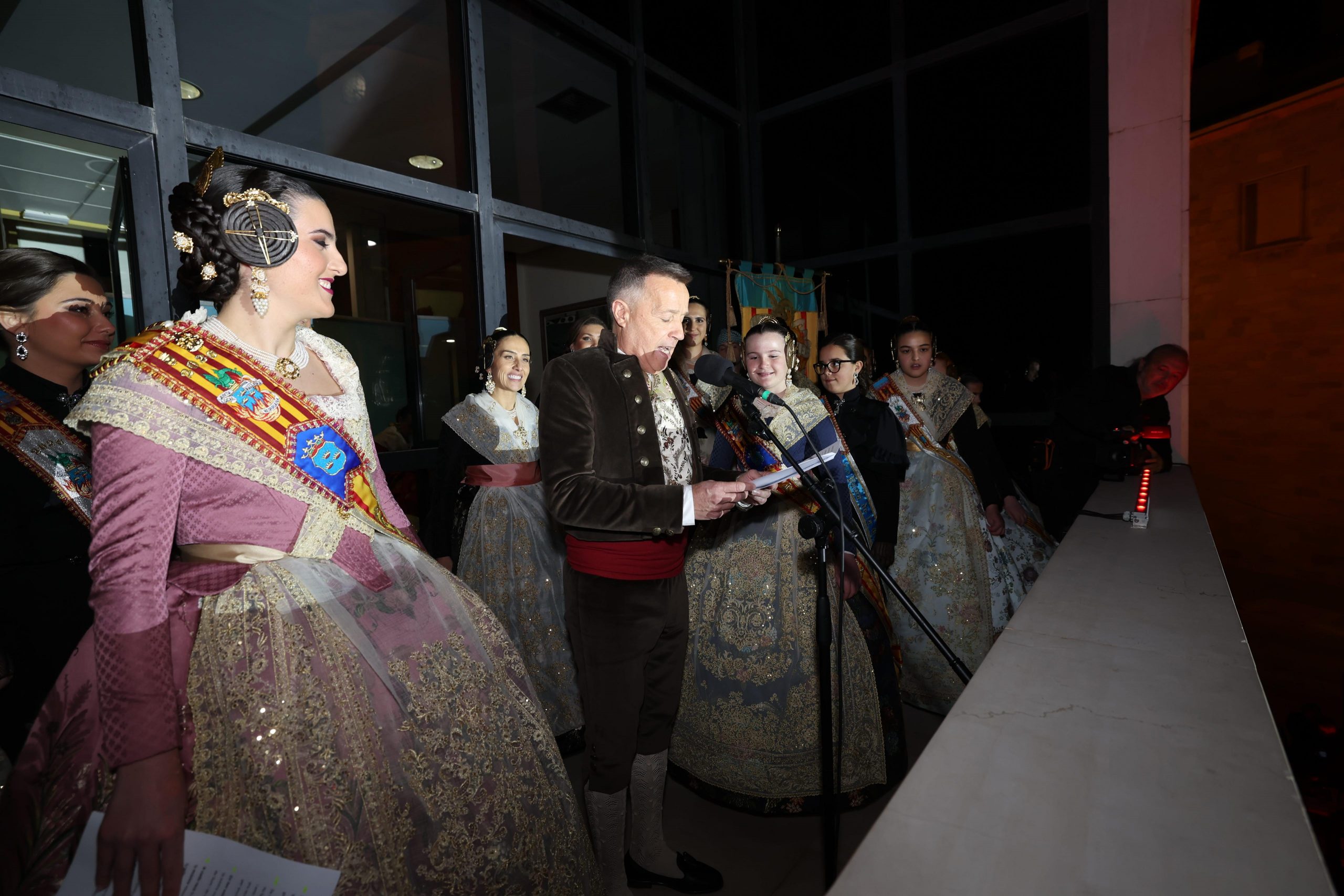 Burriana dona la benvinguda a les Falles 2026 amb l’estrena del pregó major i infantil i la “Crida”