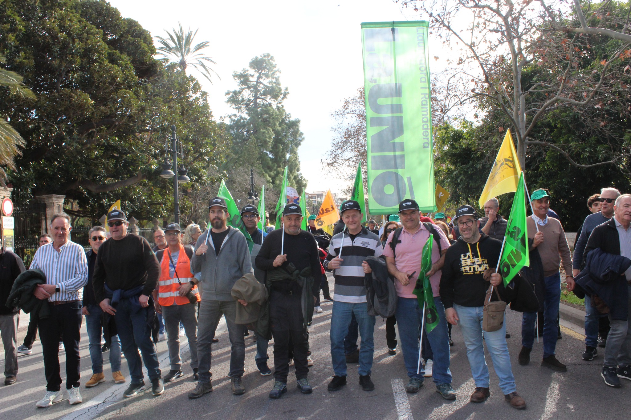 Més de 400 llauradors i ramaders de LA UNIÓ i 10 tractors participen demà dimecres en la gran protesta del camp que se celebra a Madrid