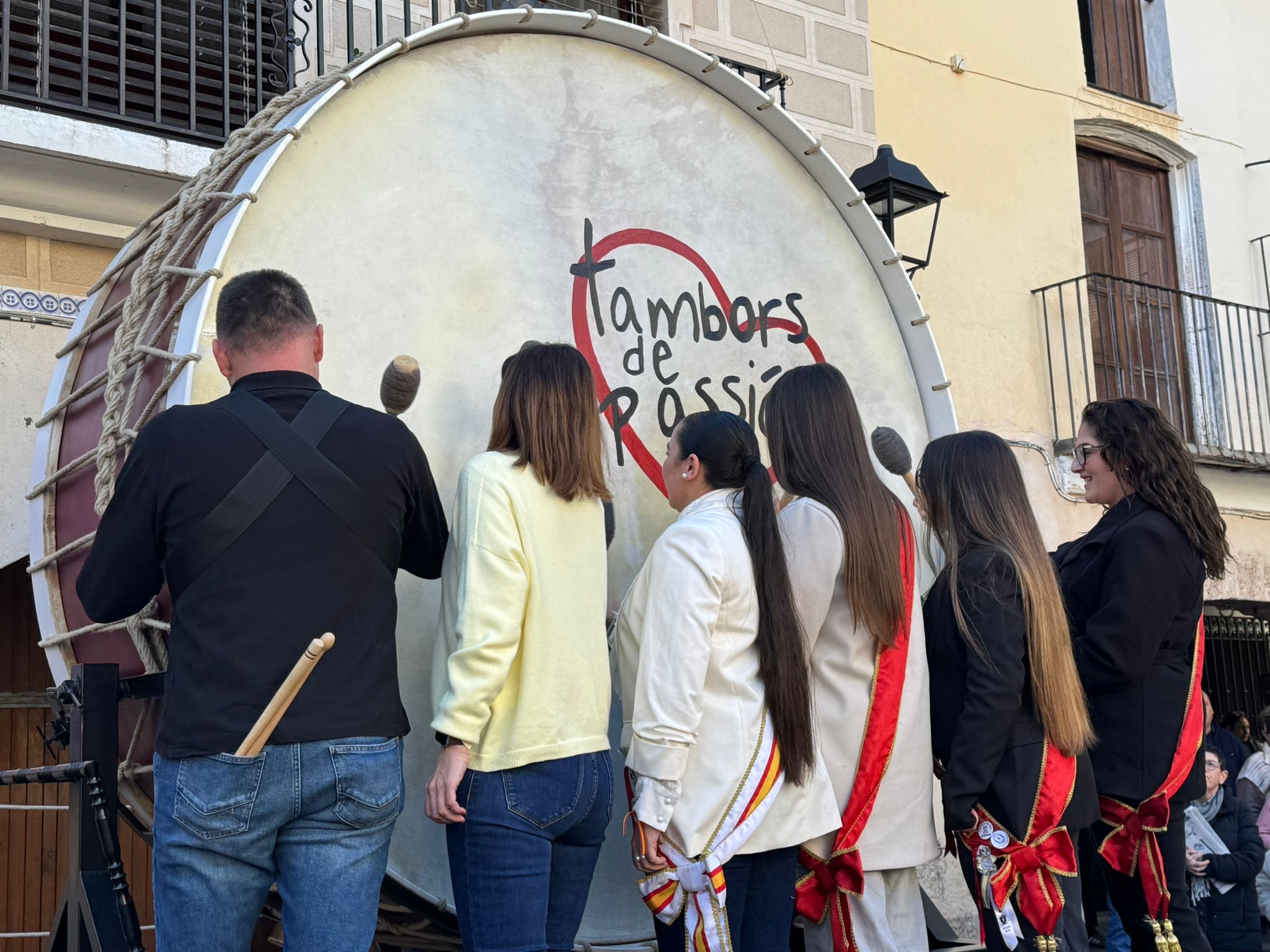 Almassora vive una vibrante y emotiva jornada con la XXIV Exaltación Provincial del Tambor y el Bombo