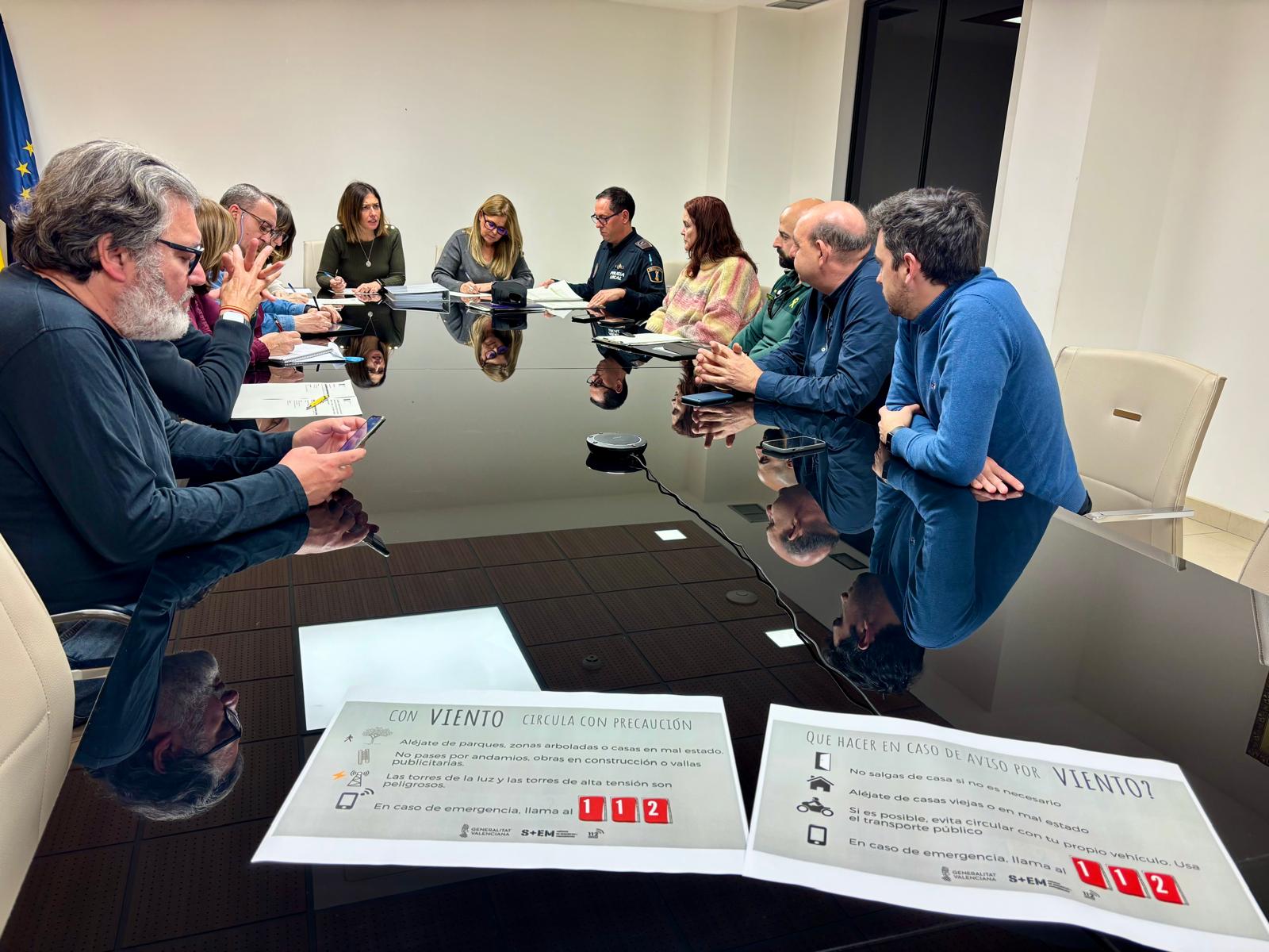Almassora activa el Cecopal ante la alerta naranja por rachas de viento de hasta 120 km/h este sábado