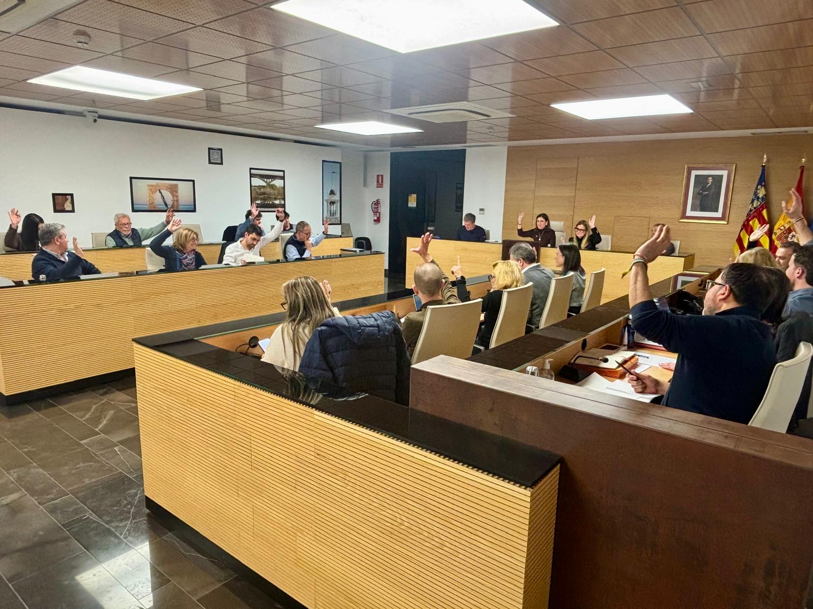 El ple d’Almassora dona llum verda a l’adequació dels terrenys per a albergar provisionalment la escoleta San José, a la millora de parcs infantils i al condicionament interior de la Casa de la Cultura