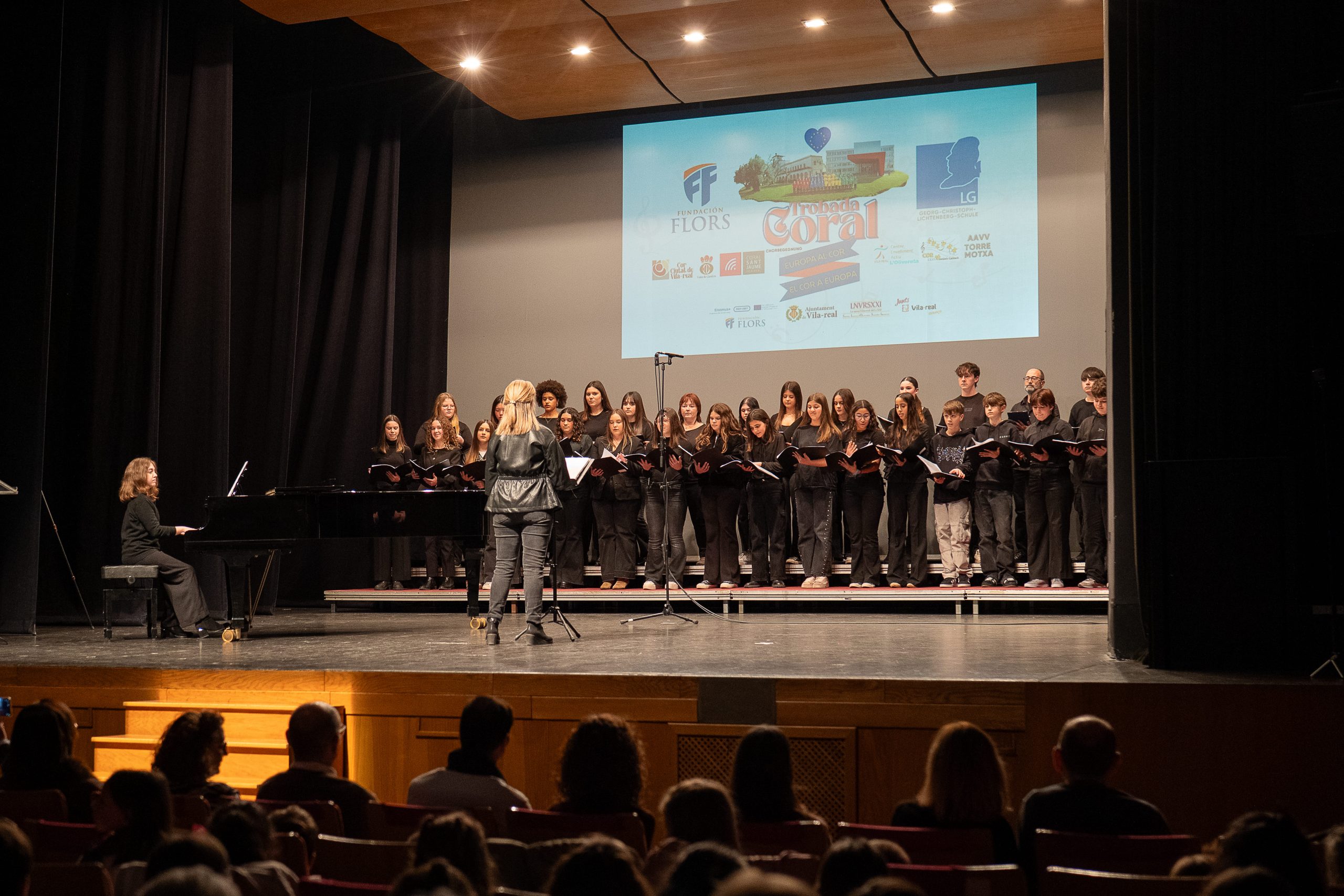 Vila-real y Kassel vibran al unísono: 165 voces y el talento local protagonizan un histórico concierto por Europa