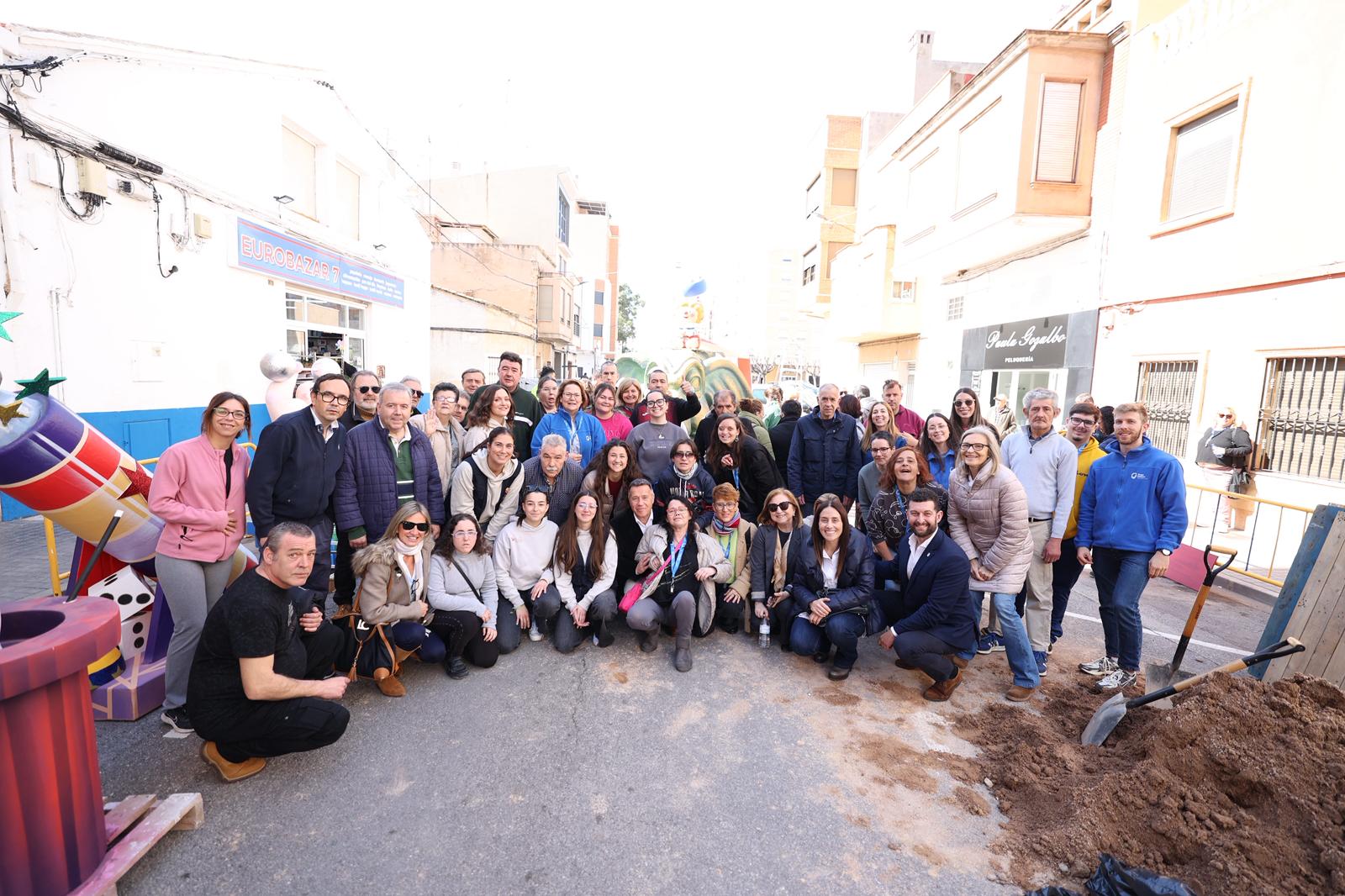Burriana celebra la Plantà de la falla inclusiva d’AFDEM baix el lema “El gran circ d’Espanya”