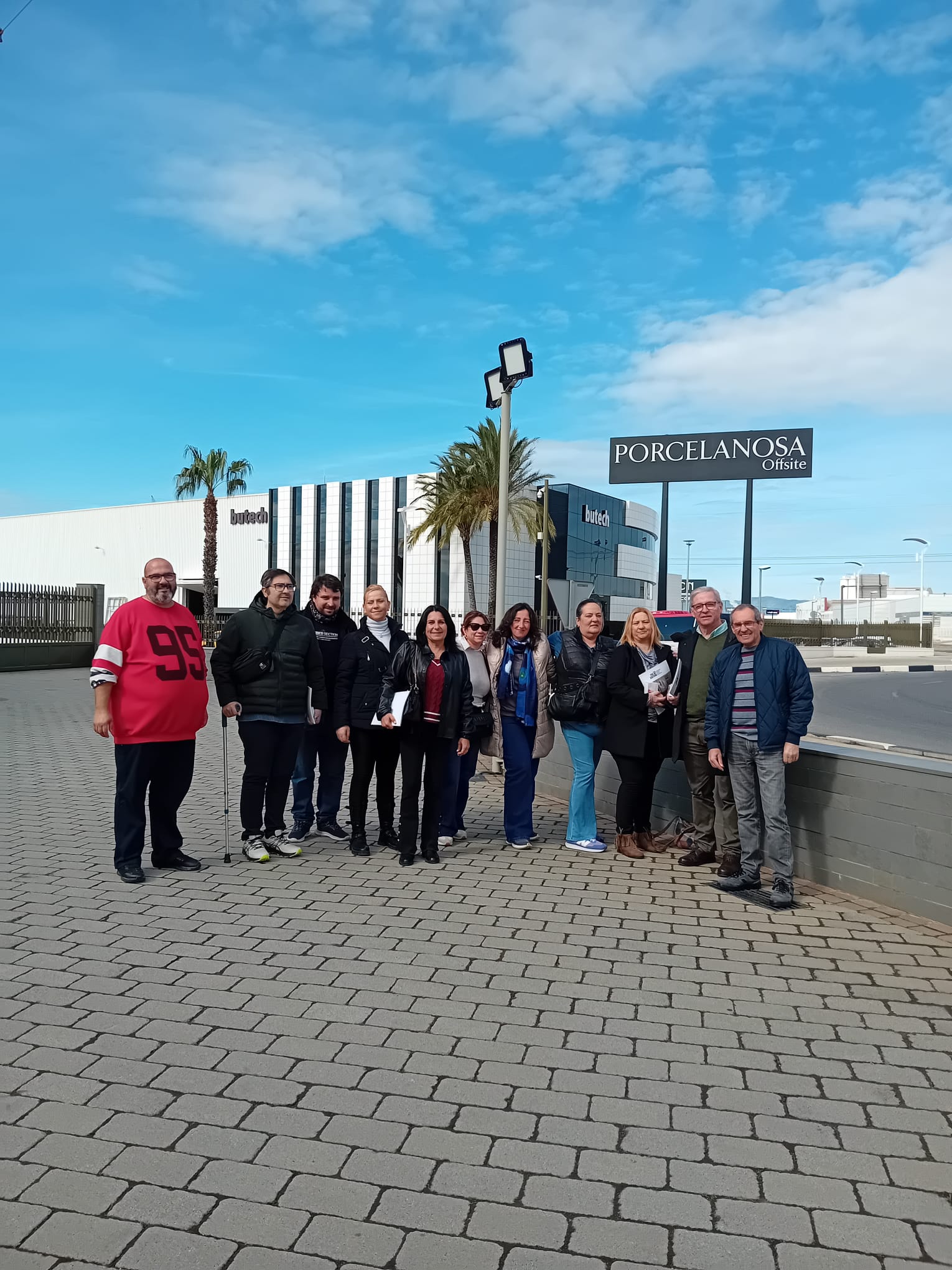 El taller d’ocupació «Torre de la Mar» visita les instal·lacions del Grup Porcelanosa