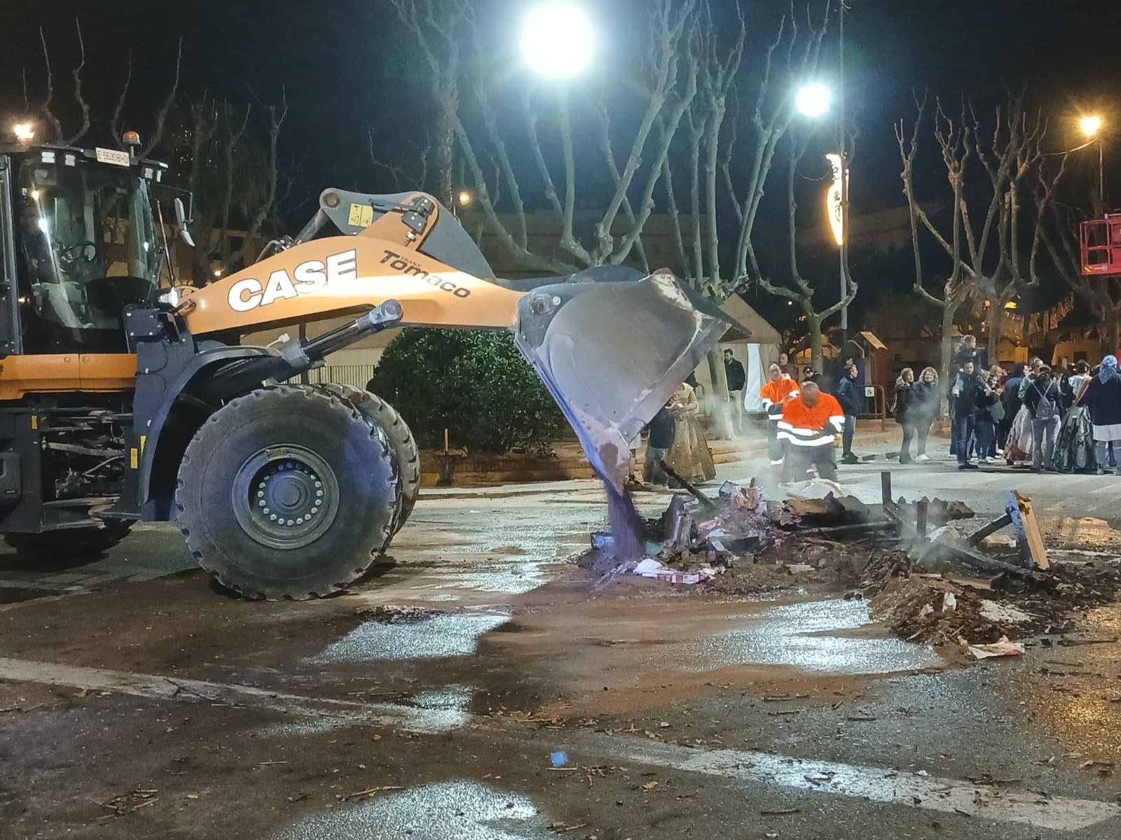 Després de la festa, el repte de netejar Burriana: més de 300 tones de residus urbans en cinc dies de Falles