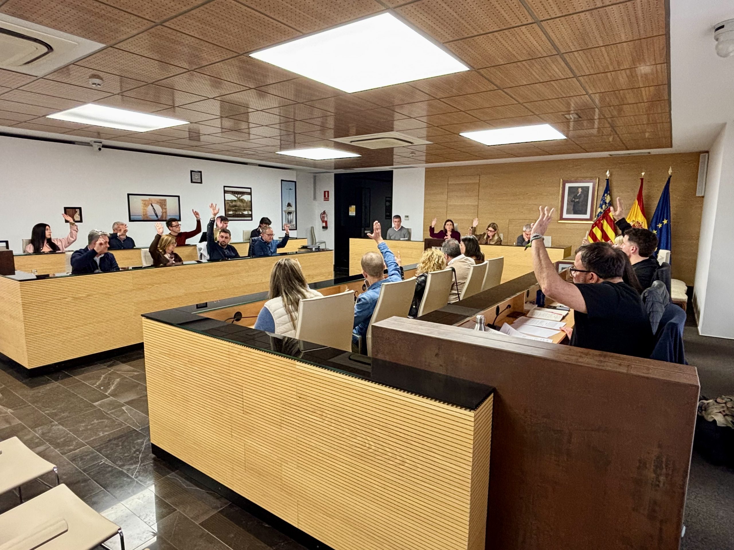 Almassora aprueba en pleno la adhesión al programa Agente Tutor para reforzar la seguridad en el entorno educativo