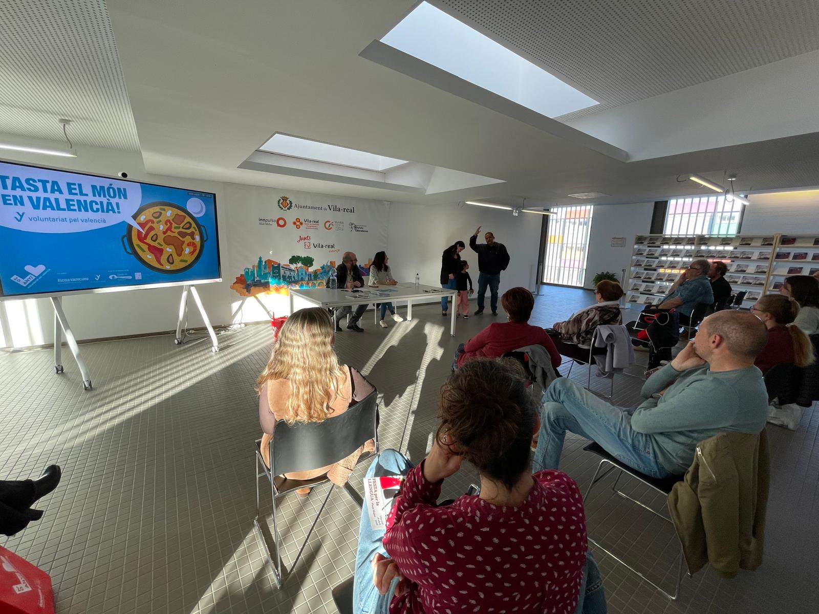 Vila-real acoge la presentación del libro ‘Tasta el món en valencià’, una iniciativa que une lengua, cultura y convivencia