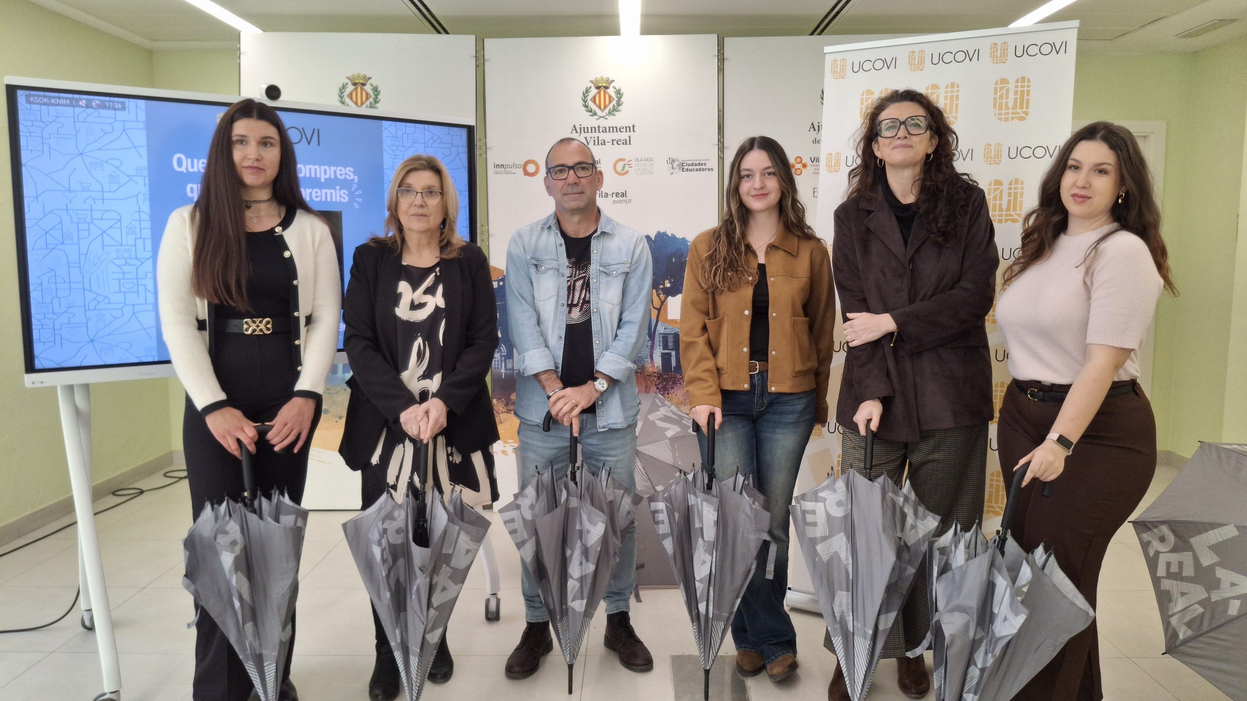 Vila-real impulsa el comerç local amb una campanya de primavera d’UCOVI que repartirà 1.000 paraigües promocionals