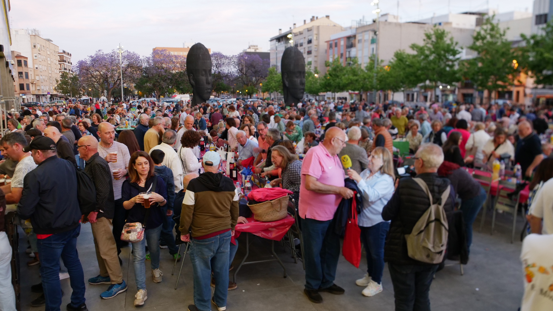 XXIV Macrosopar de veïns i veïnes Recibidos