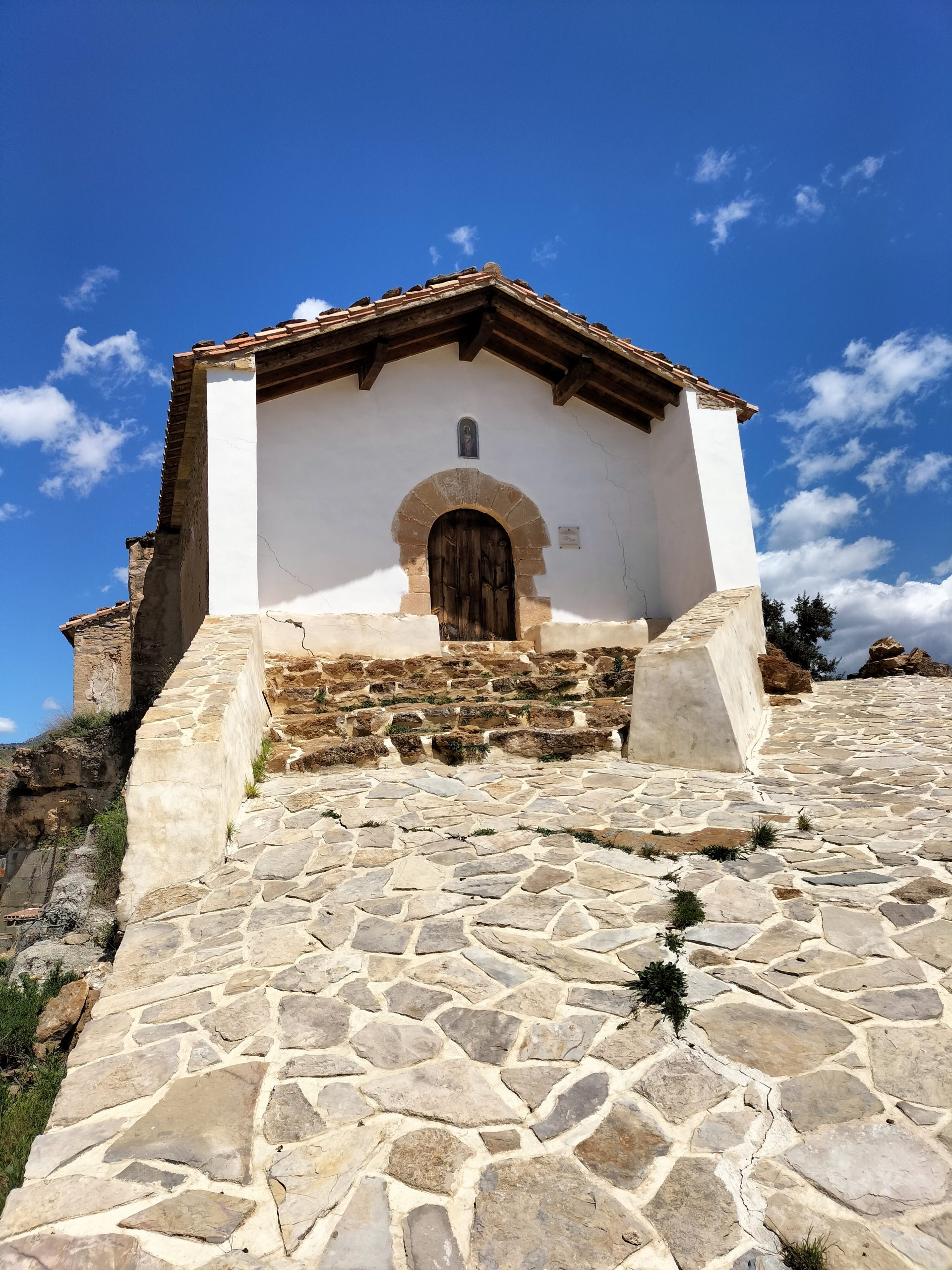 Cortes de Arenoso celebra los 150.000 euros que el Consell invierte para consolidar la ermita de Santa Bárbara