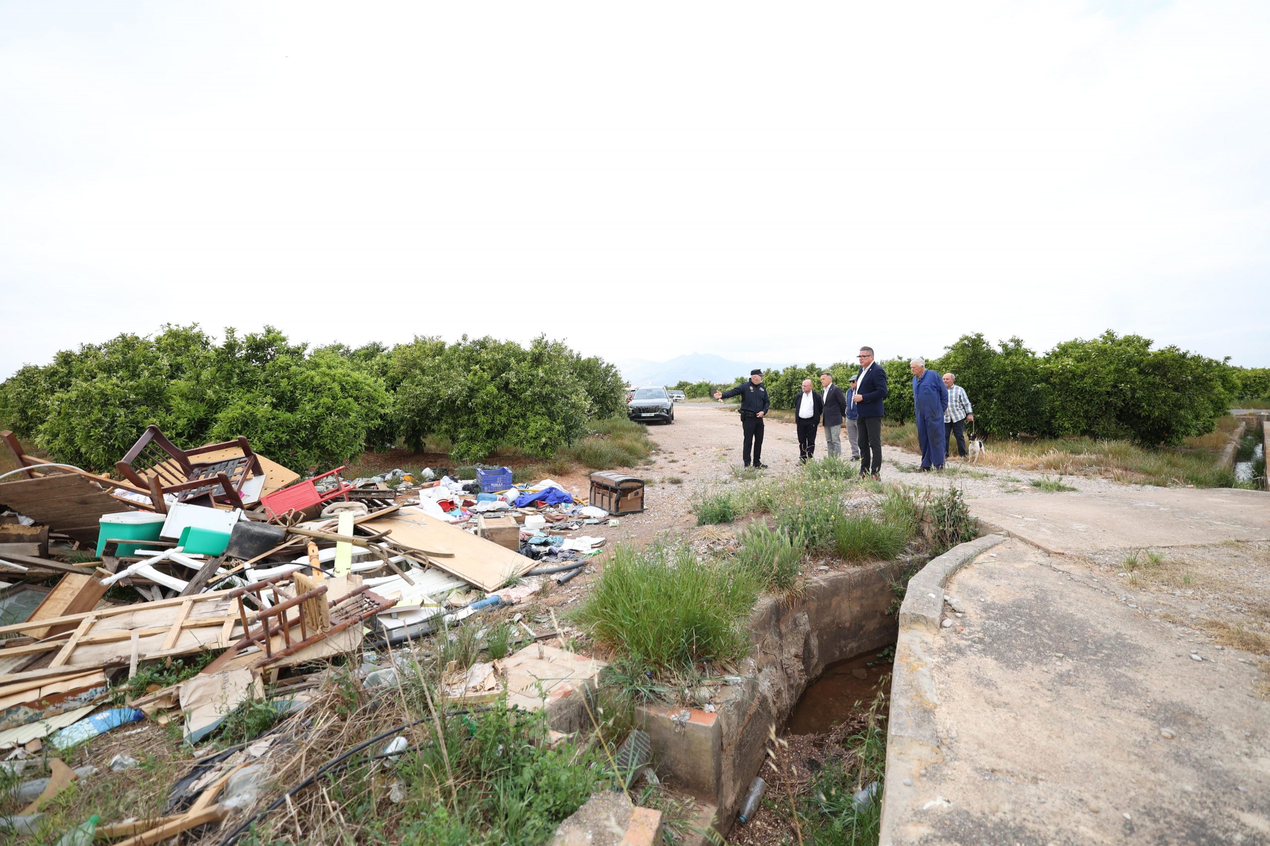 Burriana intensifica la lluita contra els abocaments il·legals amb una nova actuació al Camí La Pedrera