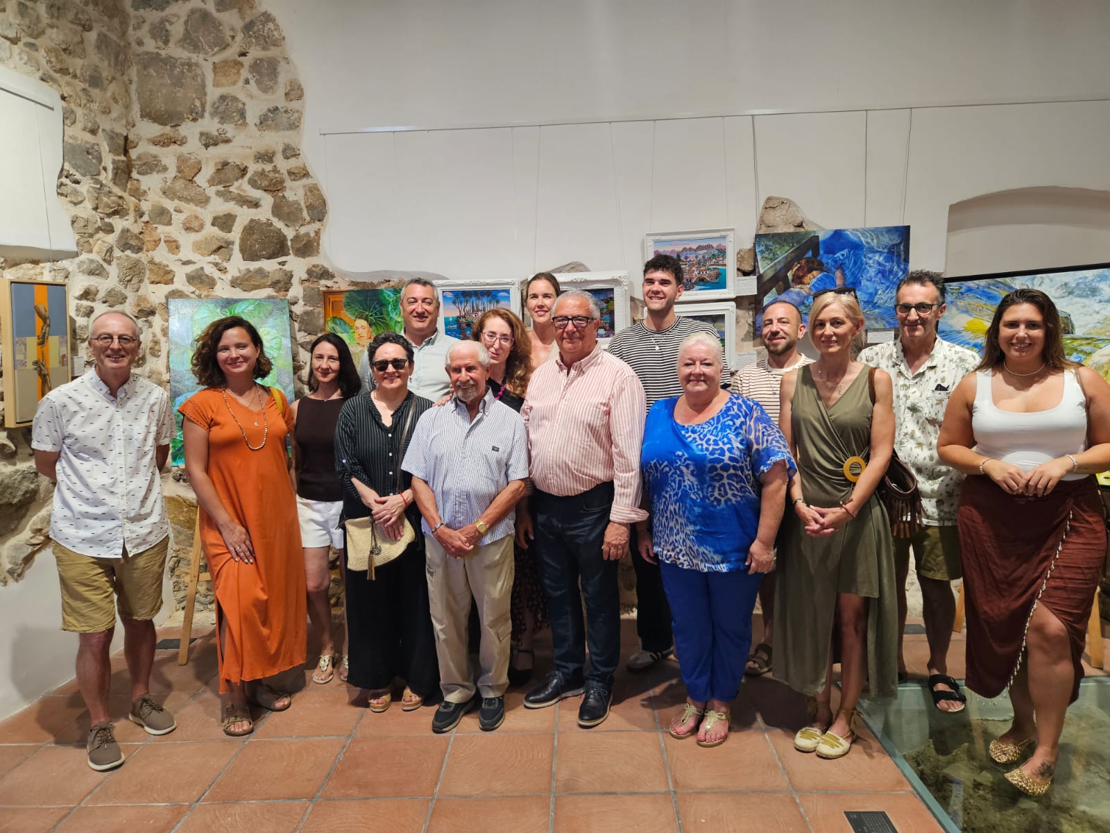 El Antiguo Hospital de Oropesa del Mar acoge la exposición «VERSUS», una invitación a reflexionar sobre los opuestos a través del arte