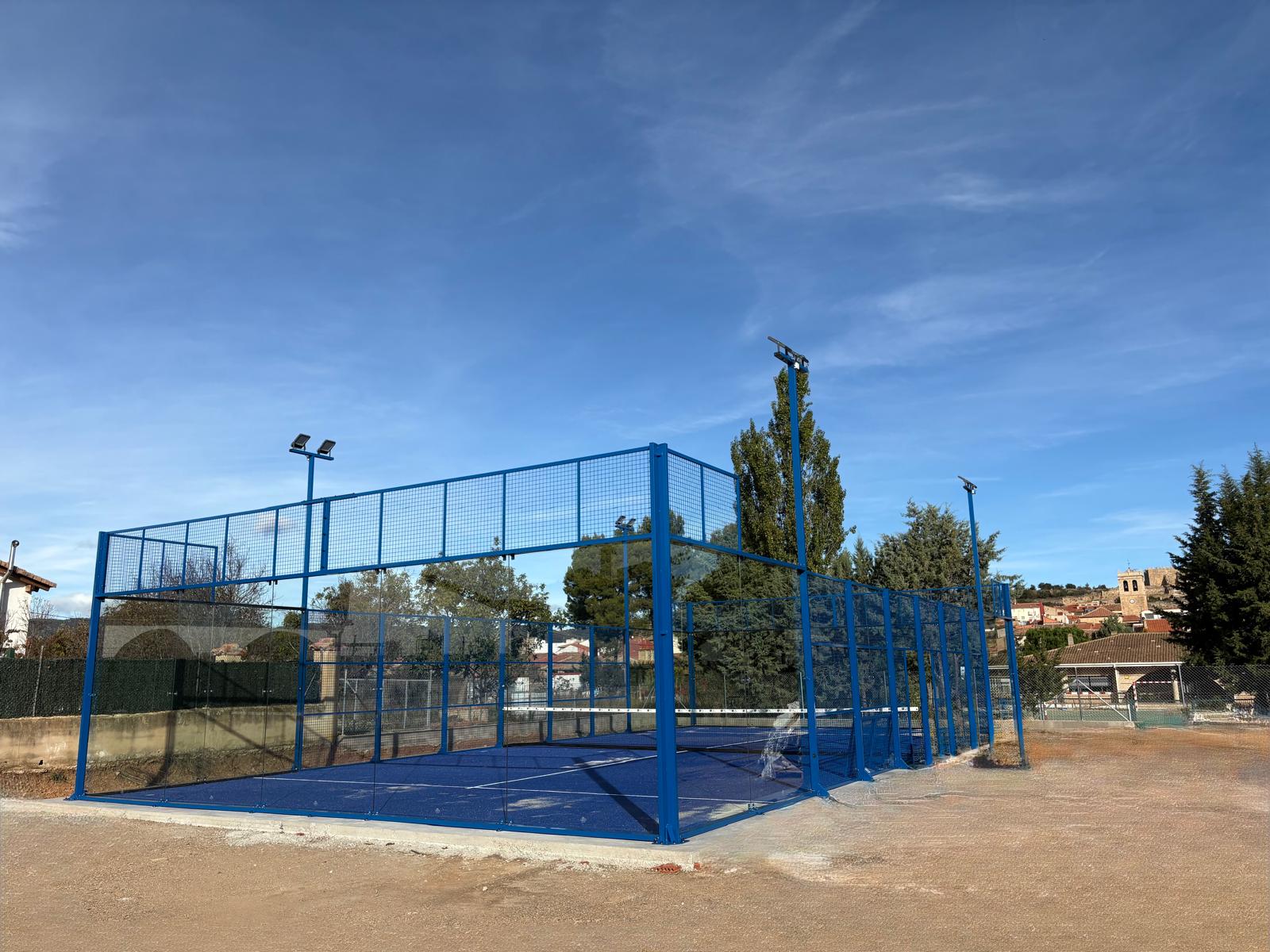 La Villa de El Toro construirá un nuevo gimnasio junto a los vestuarios de las pistas de pádel con los 50.000 euros de Diputación