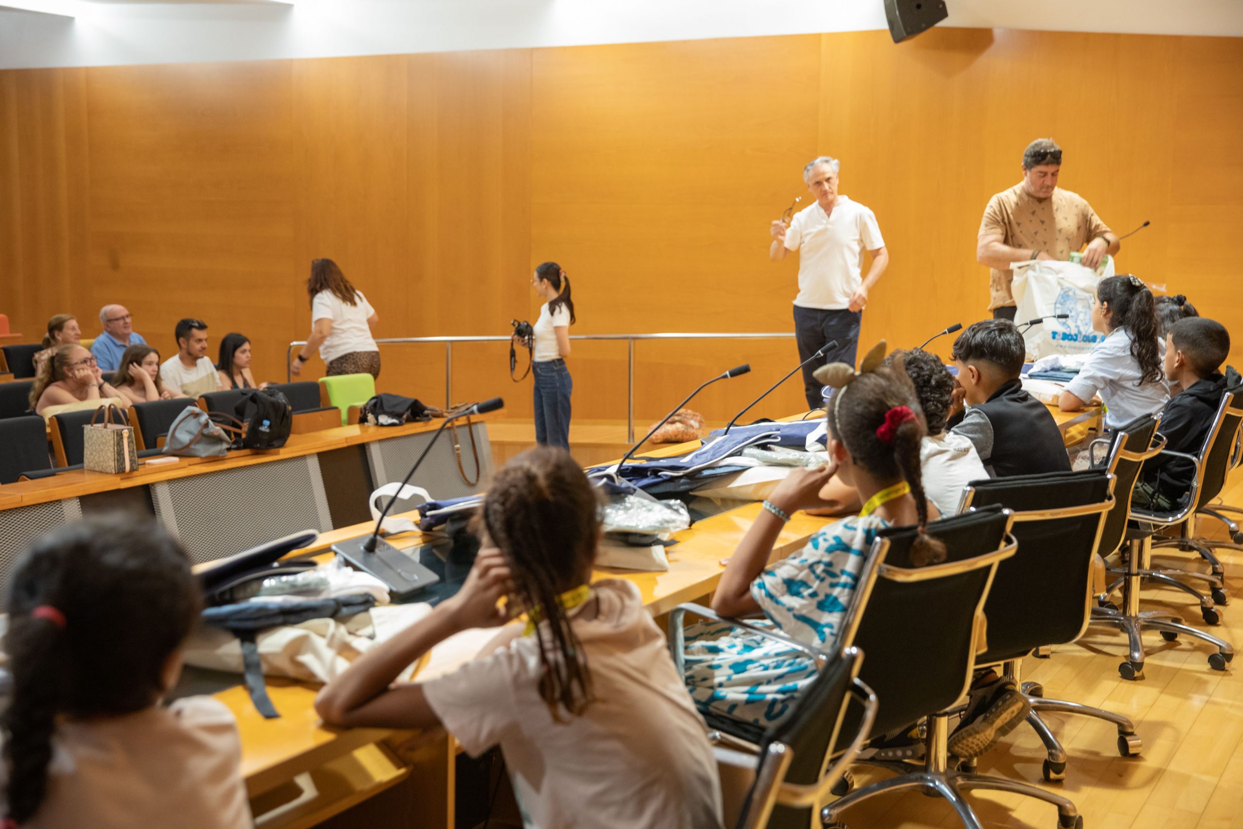 L’UJI rep xiquets i xiquetes dels camps de refugiats sahrauís que passaran l’estiu amb famílies d’acolliment de Castelló