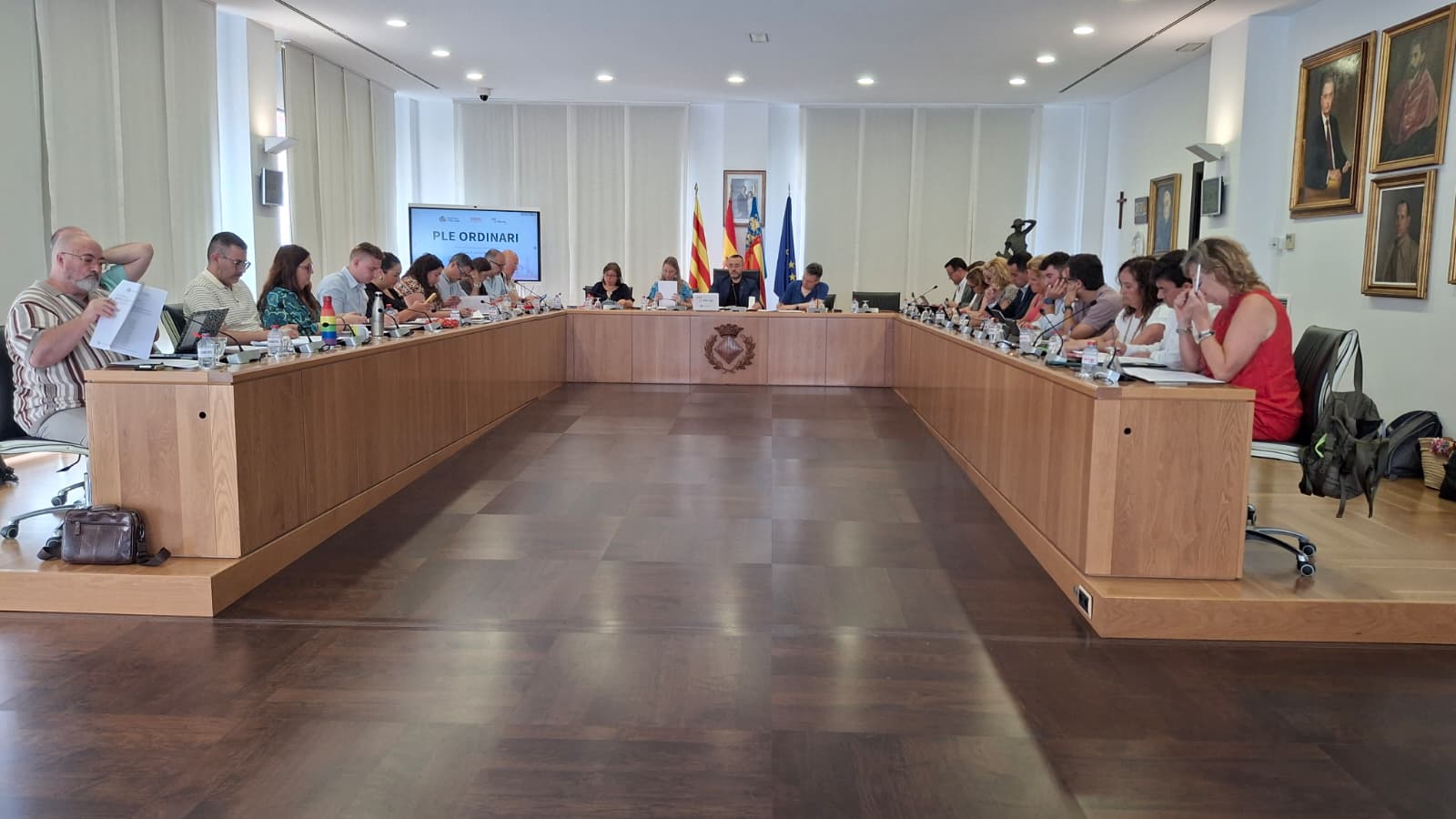 Vila-real impulsa una ordenança per a donar suport als campaments infantils i juvenils i aprova nous avanços en cultura, medi rural, residus i comerç