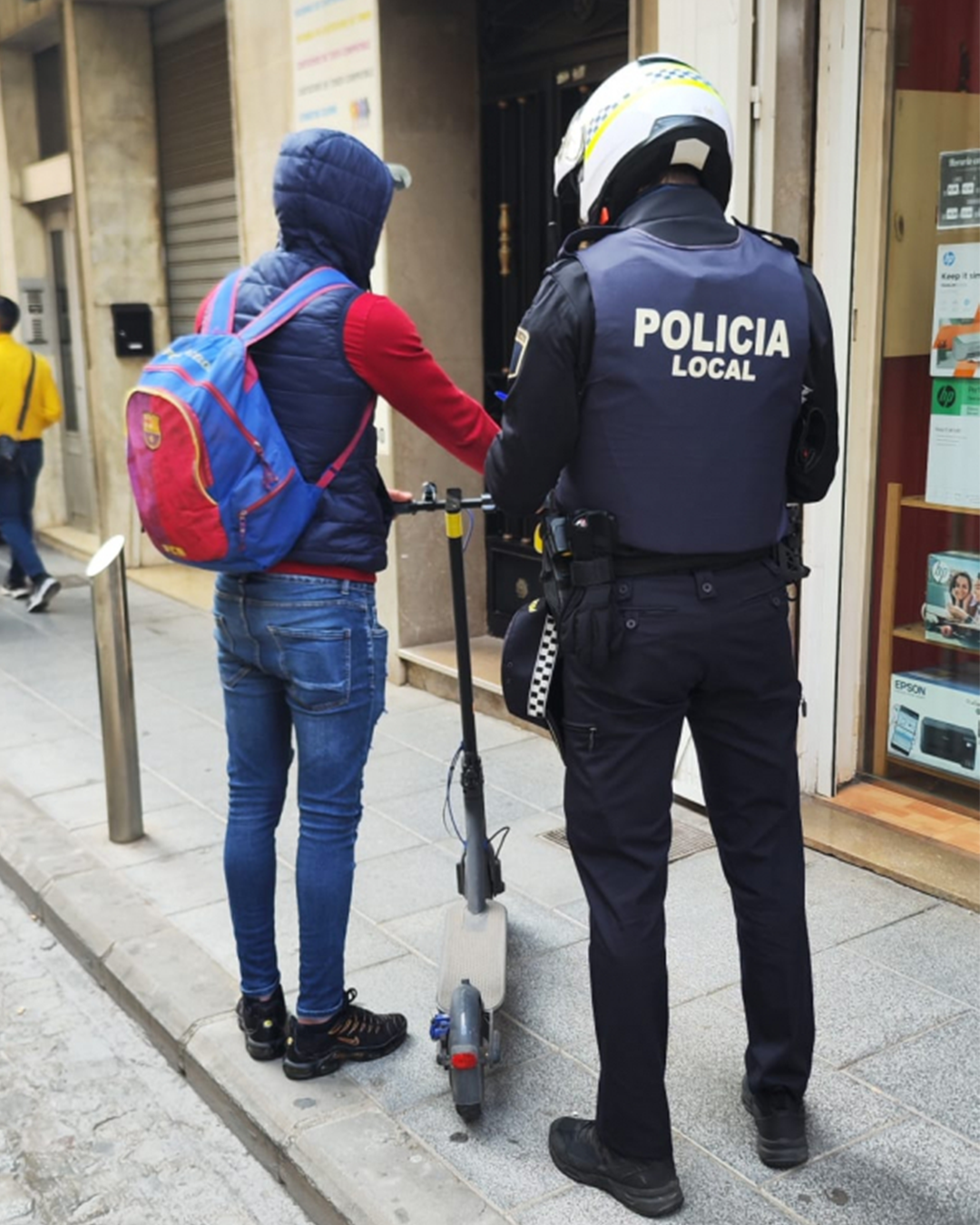 La Policia Local de Burriana insisteix en la vigilància i control de l’ús de patinets elèctrics mitjançant una nova campanya