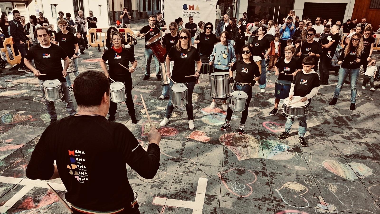 El Centre Municipal de les Arts de Burriana organitza dues classes obertes de Batucada per a qui vulga unir-se a l’activitat