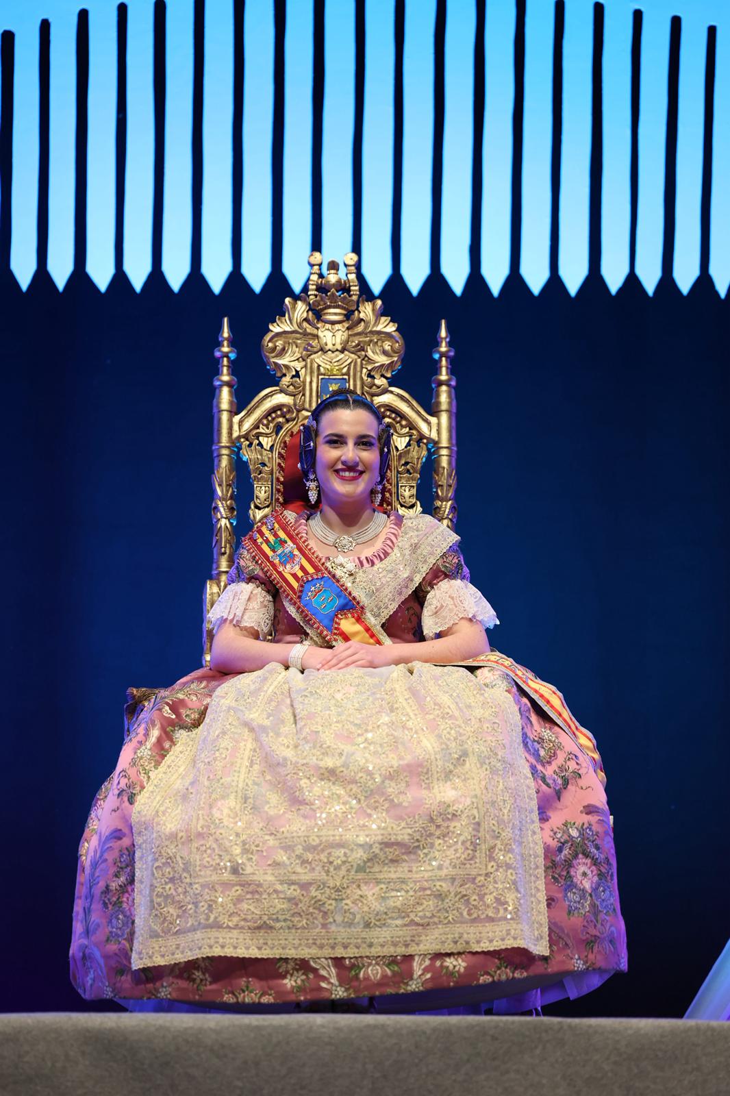 Burriana rendeix honors a la Reina Fallera 2026 en el seu tradicional acte de pleitesía