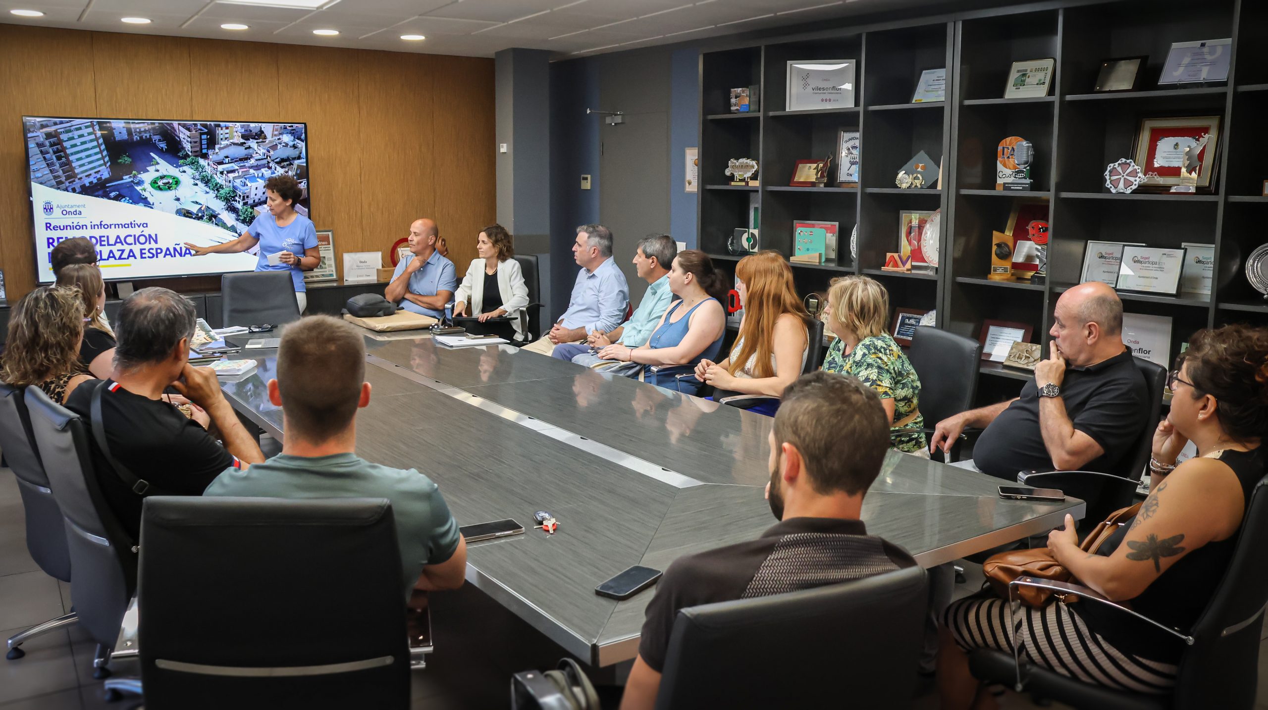 Onda destina 37.000 euros en ayudas para proteger el empleo en los negocios de Plaza España