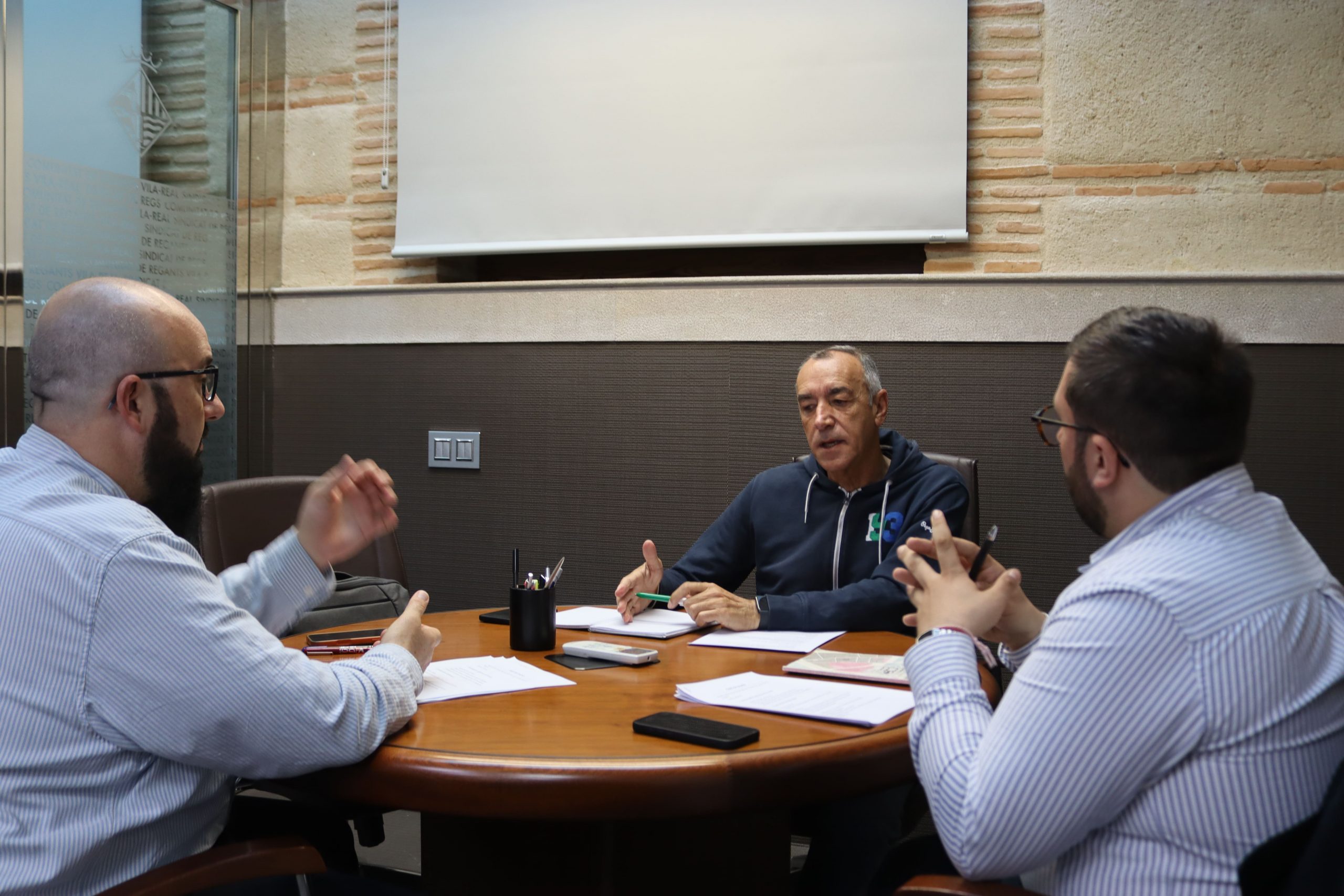 Vila-real i la Comunitat de Regants avancen en una línia estable de col·laboració per a la posada en valor del patrimoni documental i hidràulic