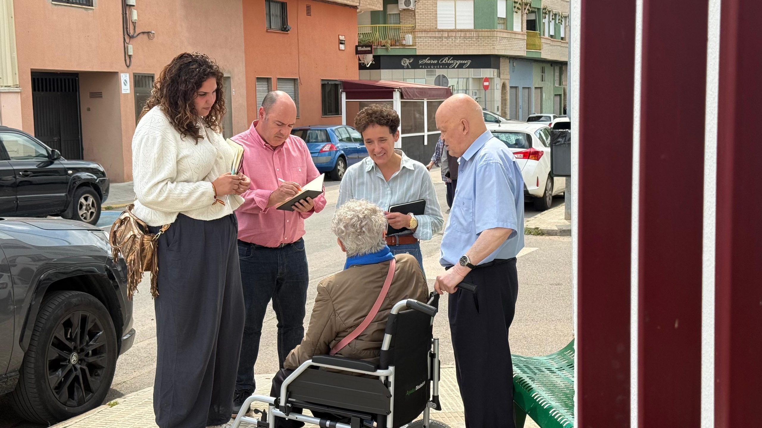 Ballester acerca la campaña ‘A peu de carrer’ a la zona del Centro de Salud I