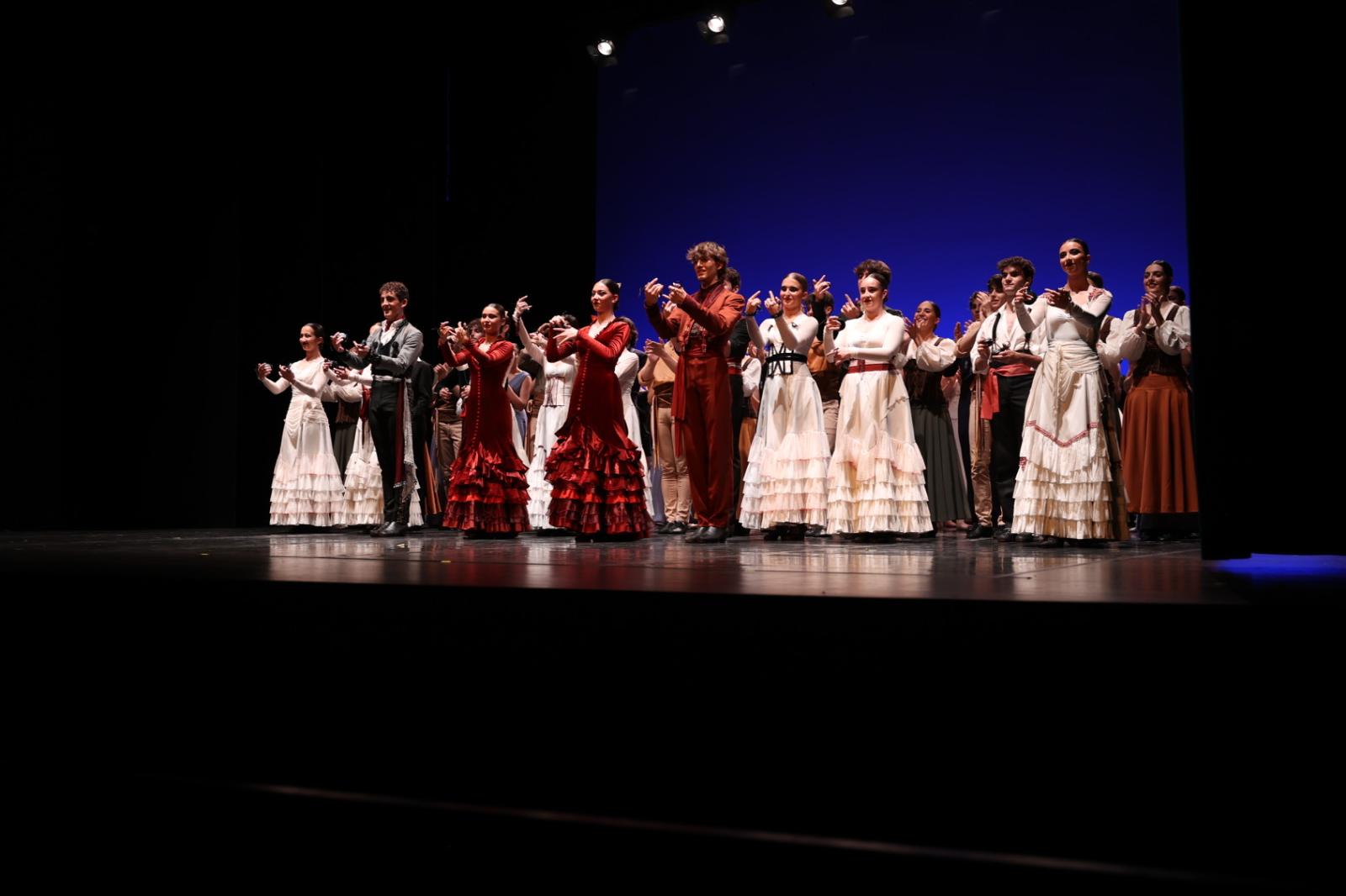 El Teatre Payà de Burriana s’ompli per a disfrutar del millor talent jove de la dansa de tota Espanya