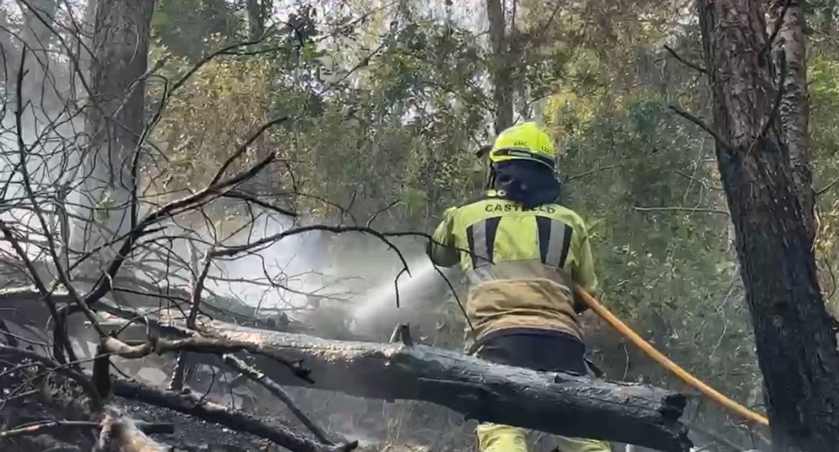 Els Bombers de Castelló continuen col·laborant en l’extinció de l’incendi forestal de la Vall d’Uixó