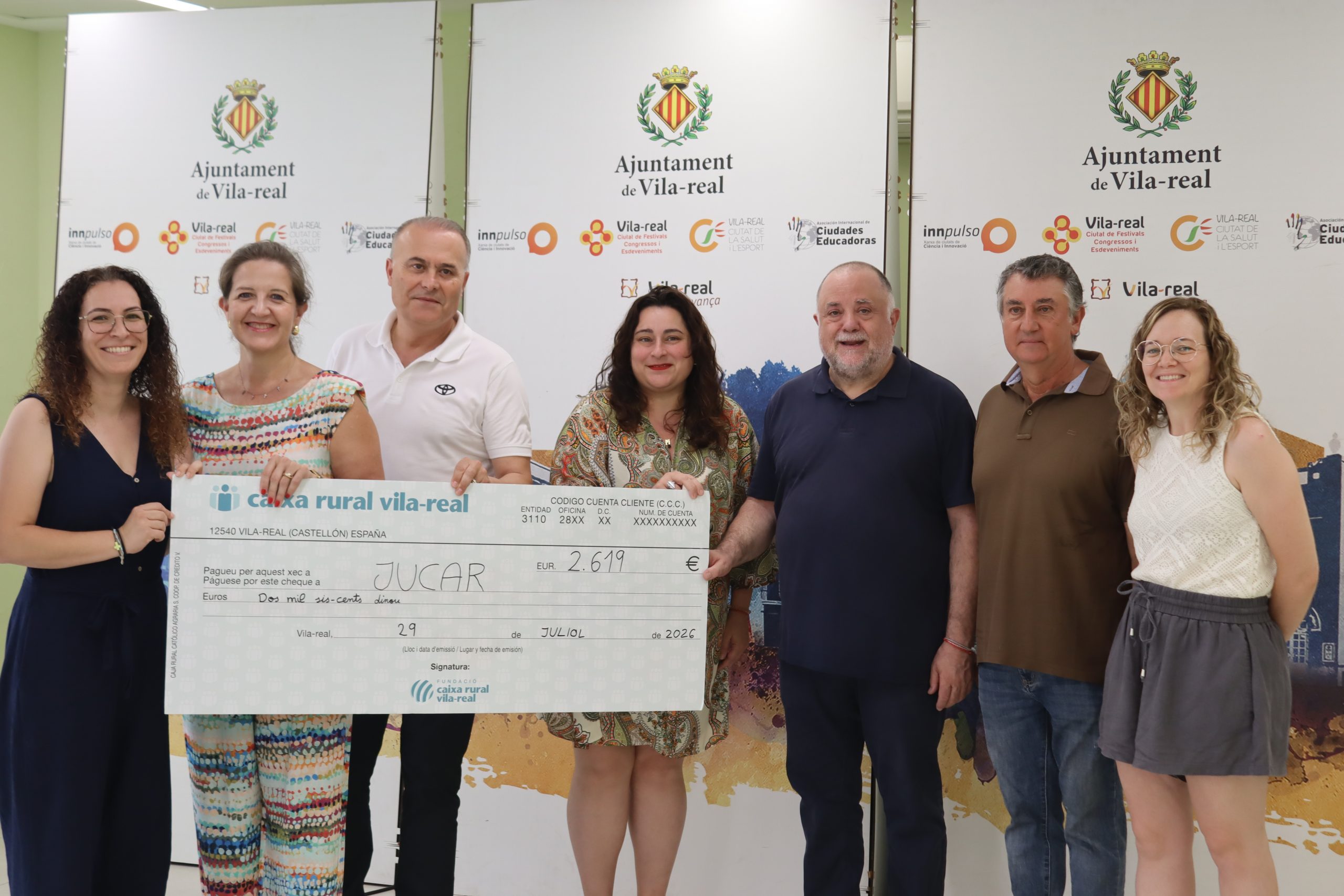 Lliurament recaptació solidària XI Trobada d’elaboració d’allioli a JuCar